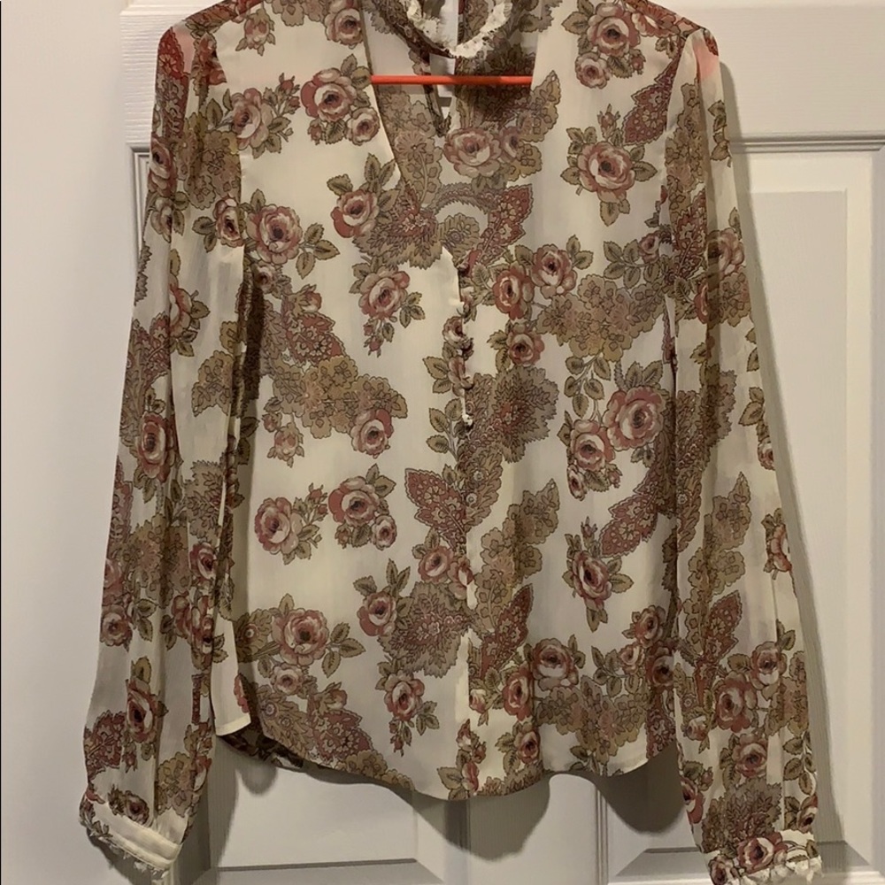 Women’s floral dressy/flowy/blouse